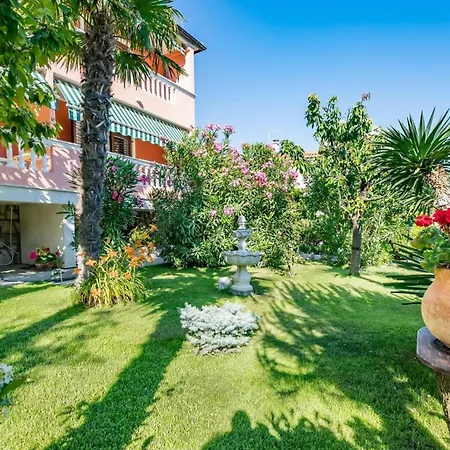 Πανσιόν Nadica