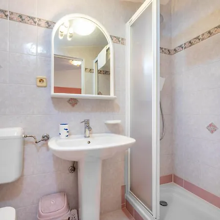 Πανσιόν Nadica 3*