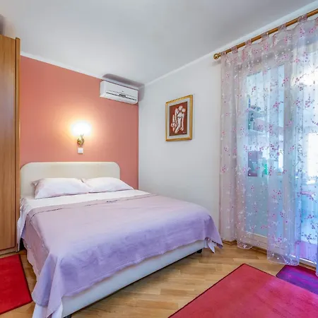 Nadica Πανσιόν