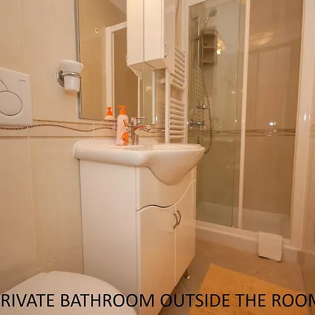 Nadica Πανσιόν