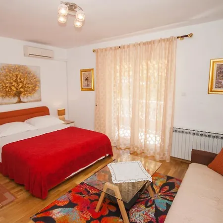 Πανσιόν Nadica